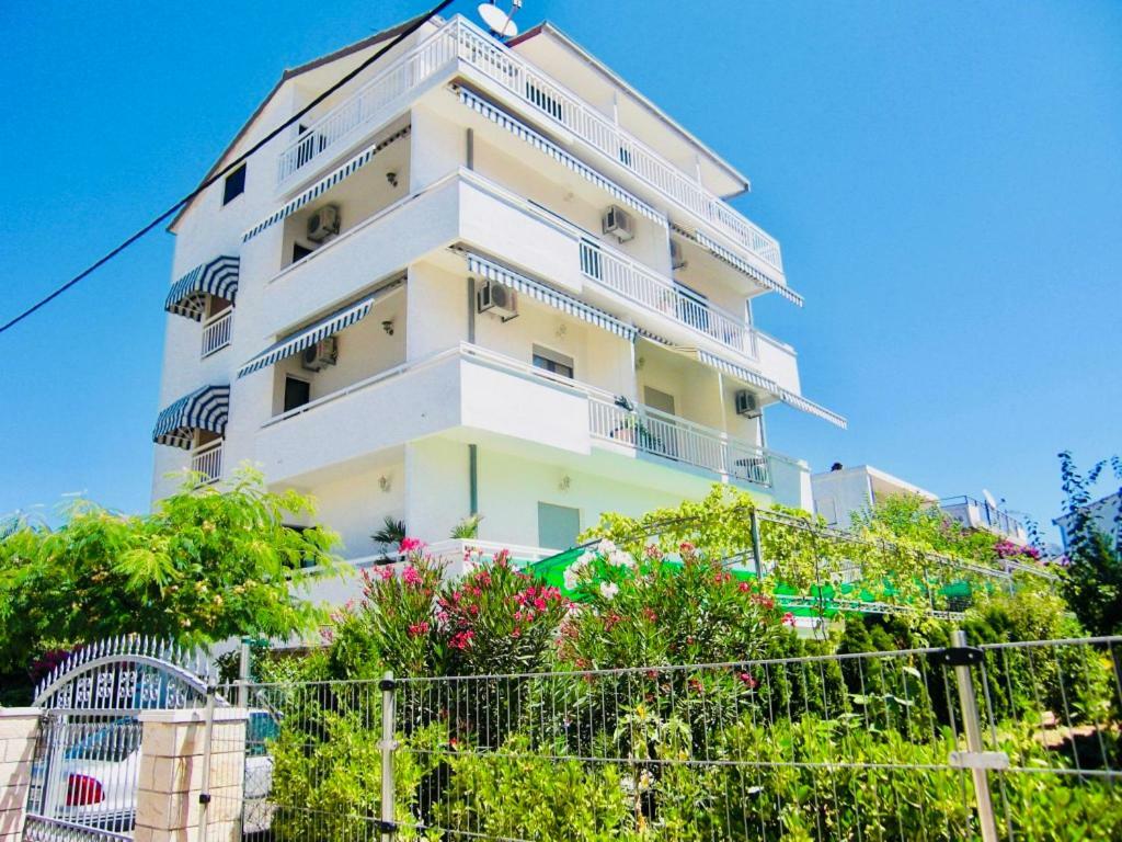 Apartments Ruza Kaštela Eksteriør bilde